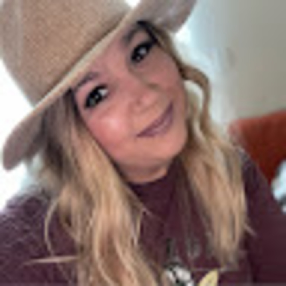 Meet your Posher, Caity
